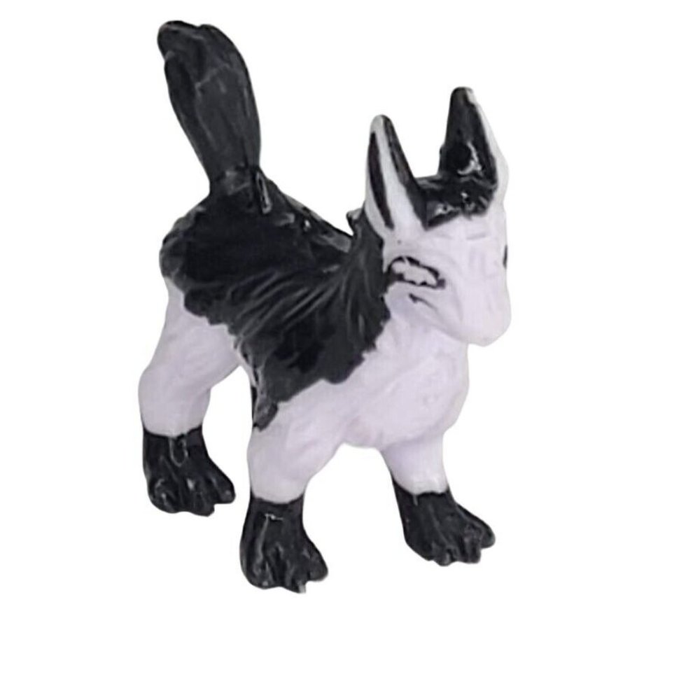 Pokemon 2005 Mini Vinyl R/L W Gumball Toy Miniature Size Mightyena Action Figure